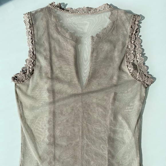 Bundle of 2 lace tops - Picture 4 of 9